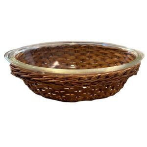 Vtg Glassbake 1 Qt Oval Casserole Dish In Wicker Basket J-235 Made In USA